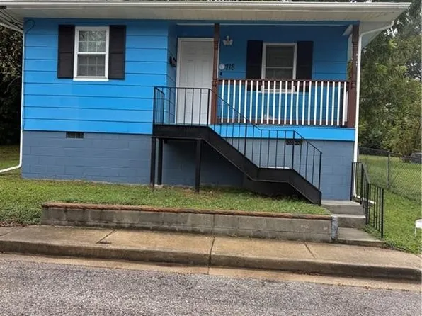 718 Blick St, Petersburg, VA 23803