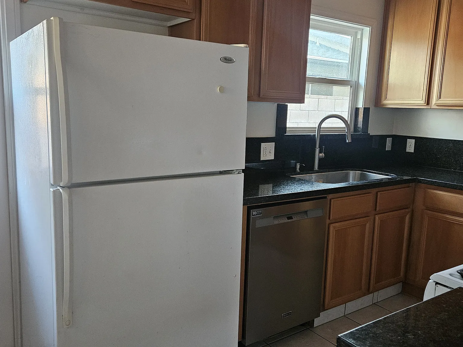 2 bed, 800 sqft, $2,800 — Photo 4