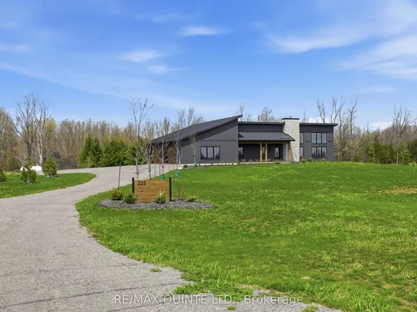 225 Mitchells Xrds, Prince Edward County, ON K0K 2T0