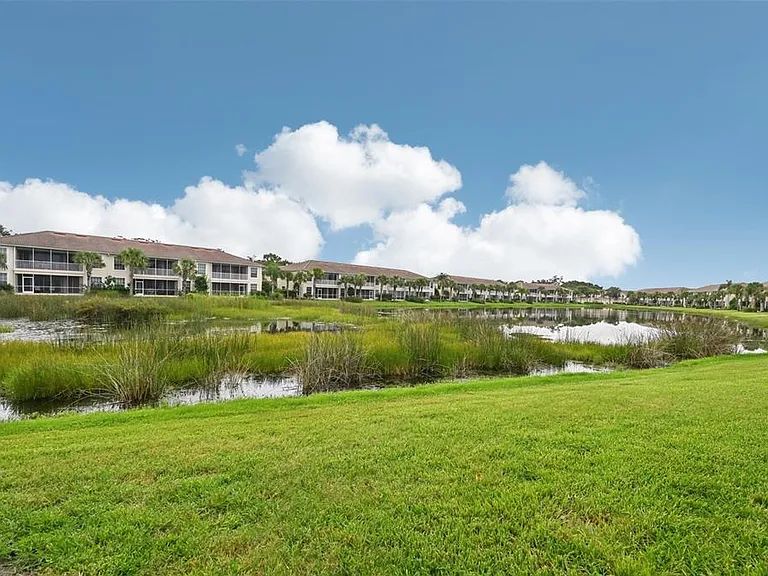 7050 Prosperity Cir #904 — Photo 3