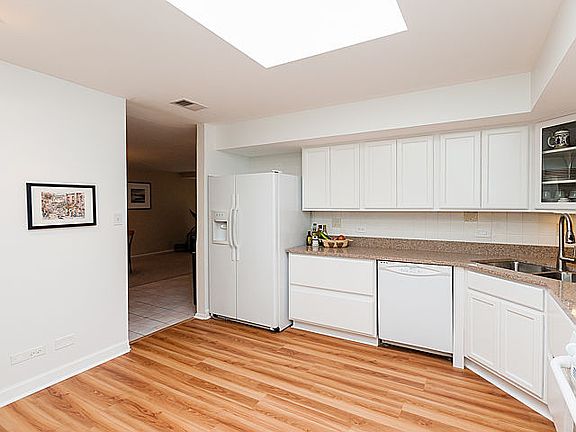 3rd image of 235 Marengo Ave APT 7E