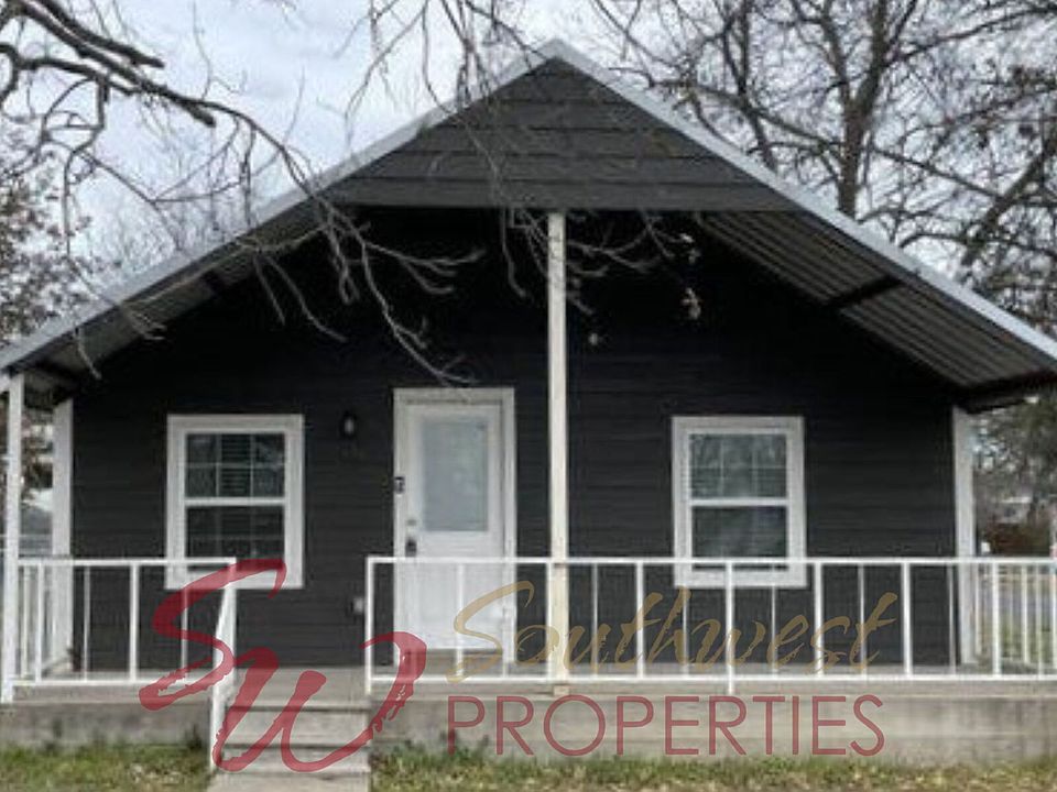 1st image of 403 W Oak St