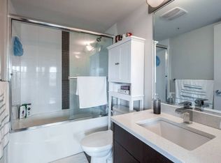 857 W 15th St #208, North Vancouver, BC V7P1M5