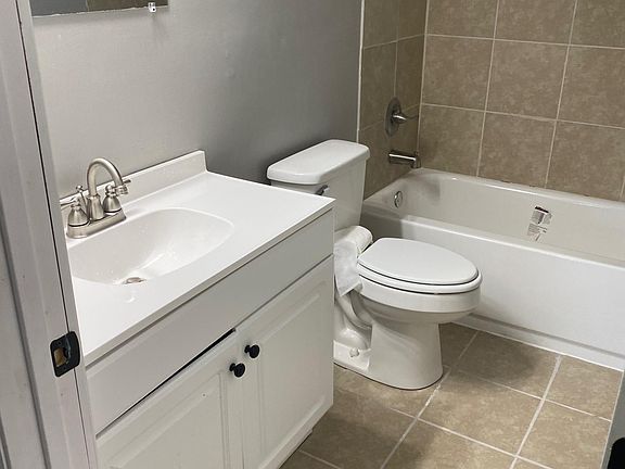 2nd image of 3348 Easton Ave