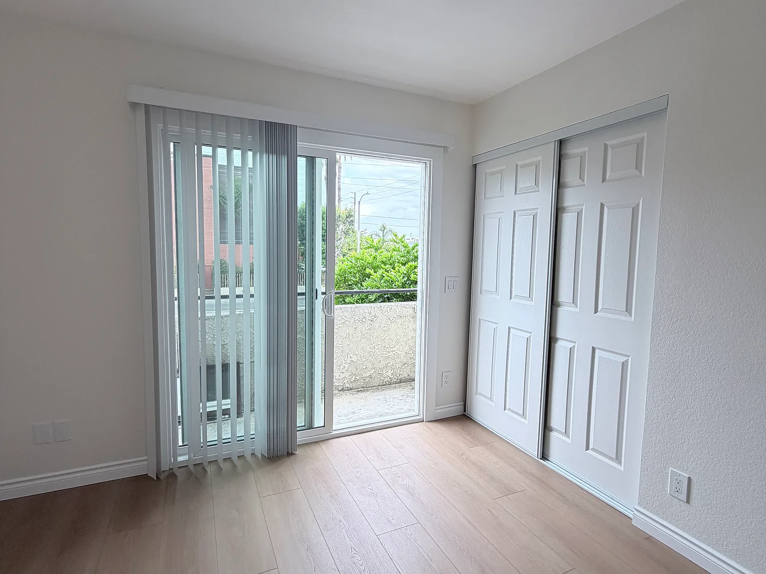 3 bed, 1100 sqft, $3,000 — Photo 3