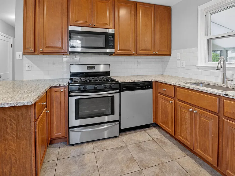 520 Hawthorne Rd #1 — Photo 5