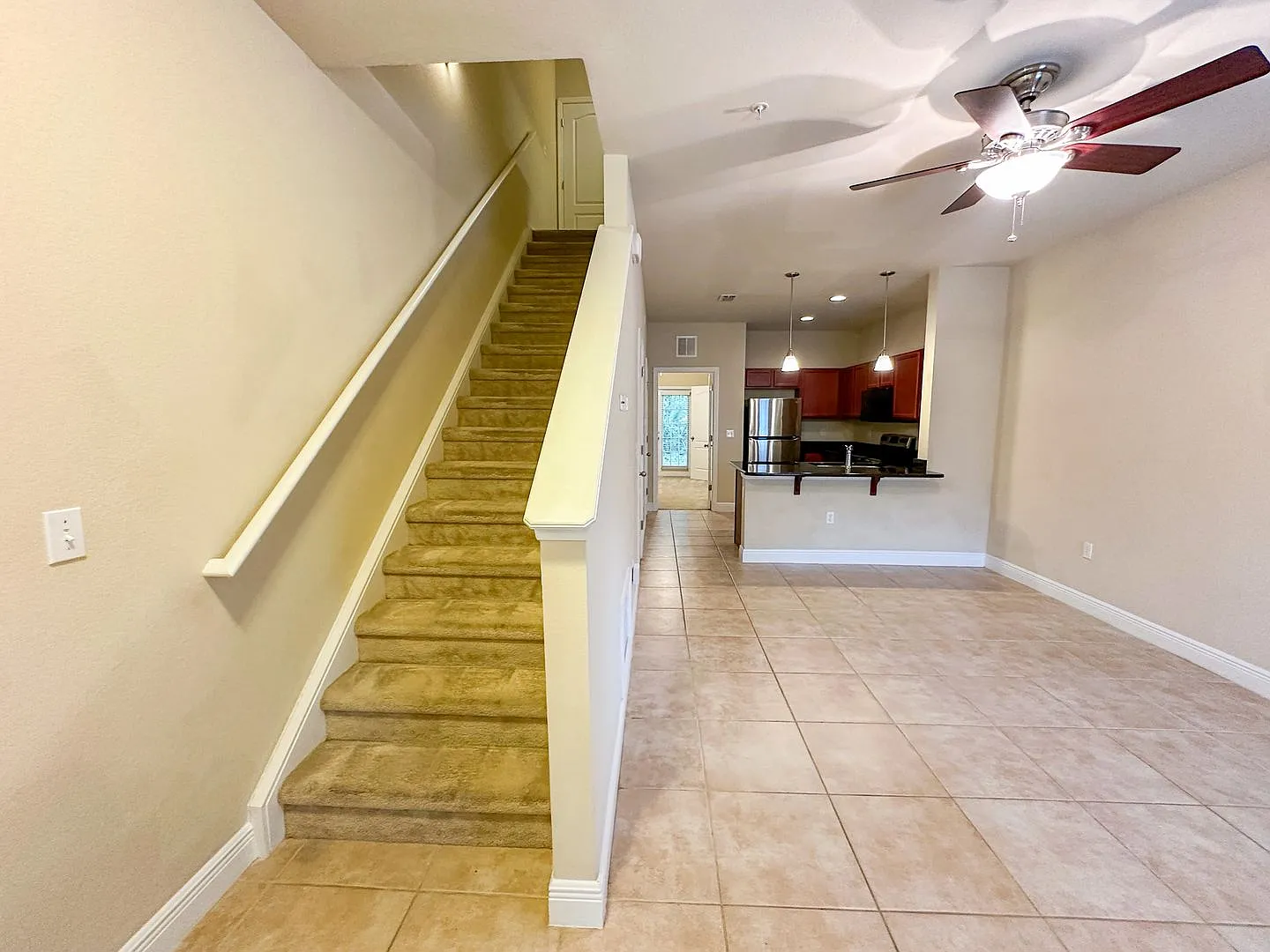 2946 SW 35th Pl — Photo 4