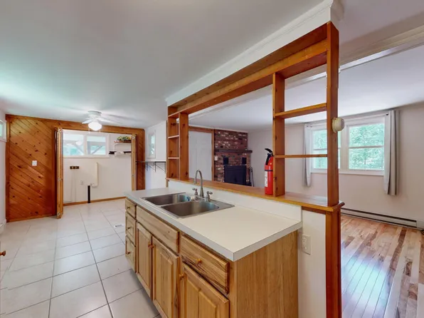 123 Lewis Rd, Milford, PA 18337