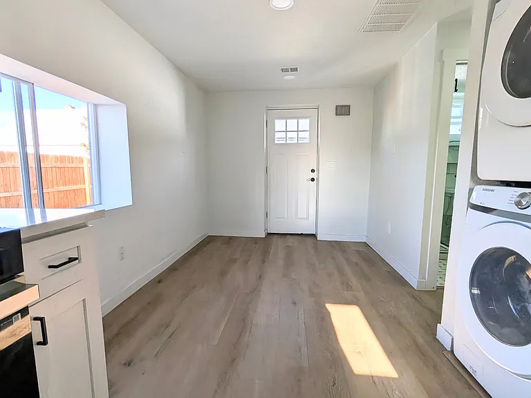 4310 N Steele St — Photo 6