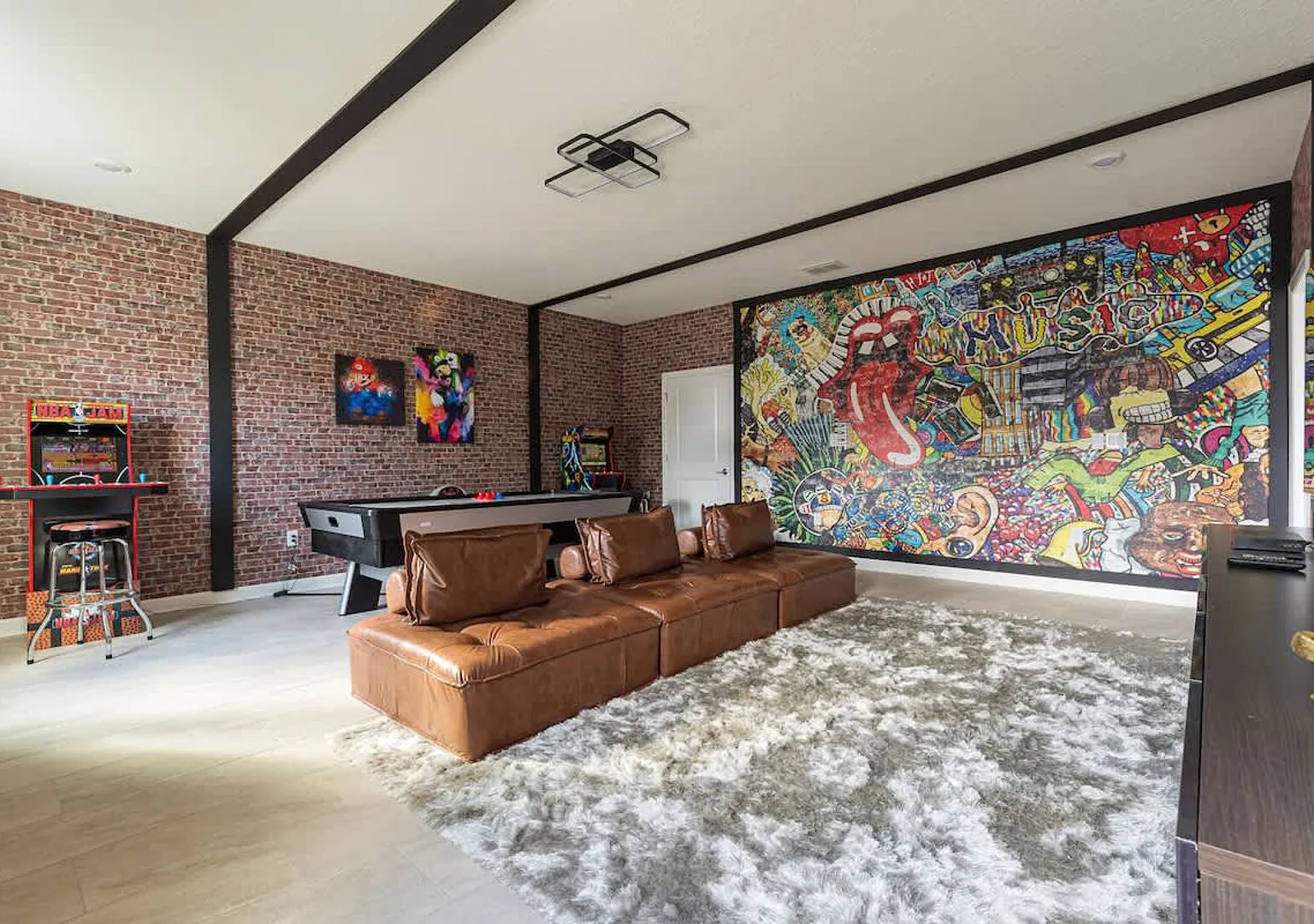 Themed 7Bedroom and Pool 18 guests — Photo 4