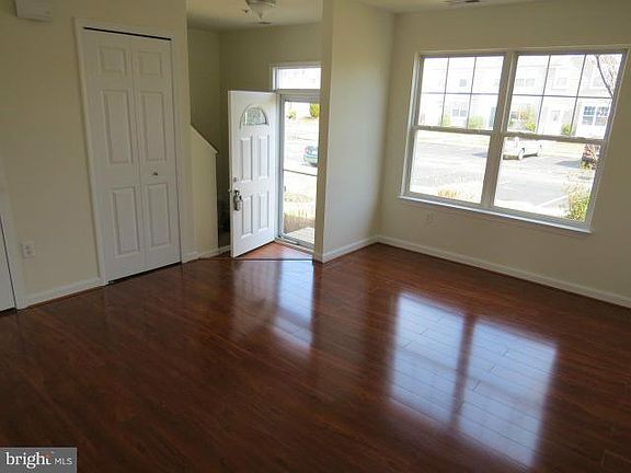 4th image of 109 Creekside Commons Ct