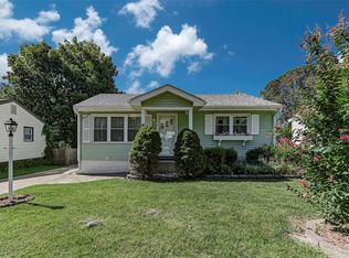 412 Hillcrest Blvd, Ballwin, MO