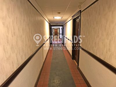 2nd image of 17-19 Washington St #U511
