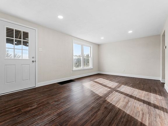 4th image of 3551 Brinway Dr