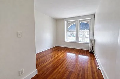 Building Photo - 1126 Commonwealth Ave #18