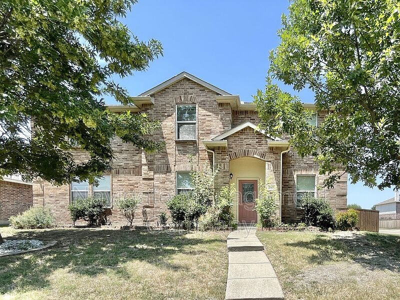 1st image of 2901 Lake Vista Dr