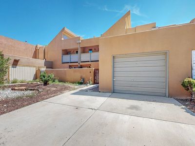 717 Candelaria Rd NW APT B, Albuquerque, NM, 87107