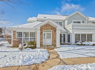 9420 Lenox Ln, Crystal Lake, IL 60014