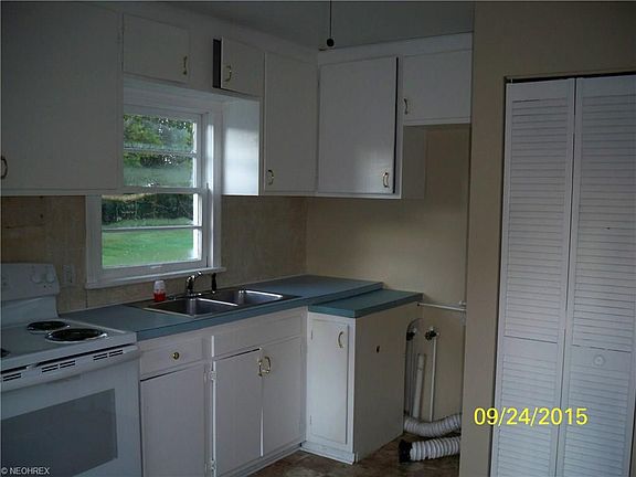 4th image of 814 W Fike Ave