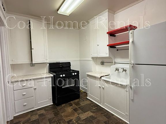 4th image of 3231 E Oakland Ave APT 1