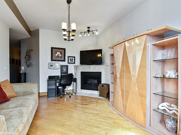 4th image of 4634 S Vincennes Ave APT 2N