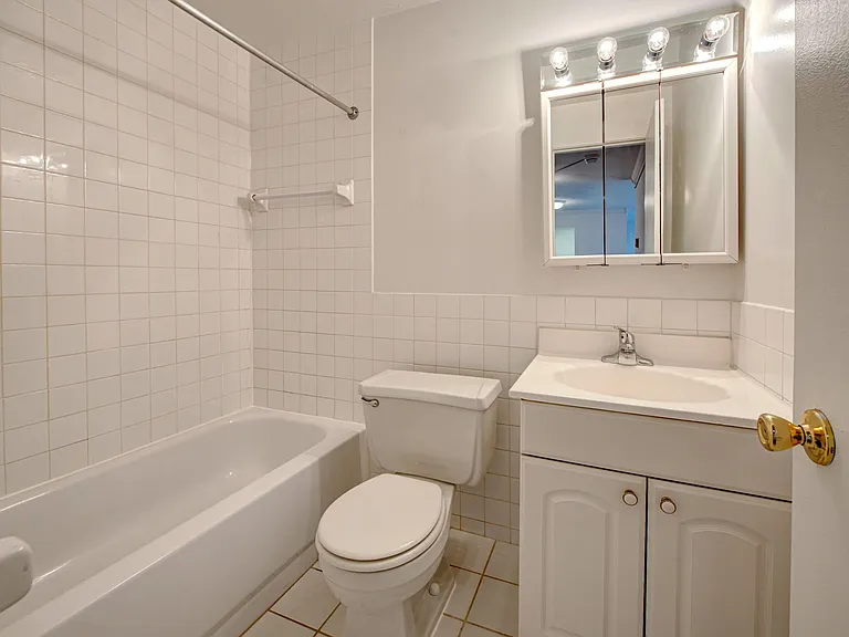 North Church Towers Apartments — Photo 6