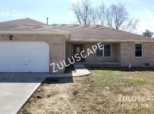 805 Valley Dr, Anderson, IN 46011