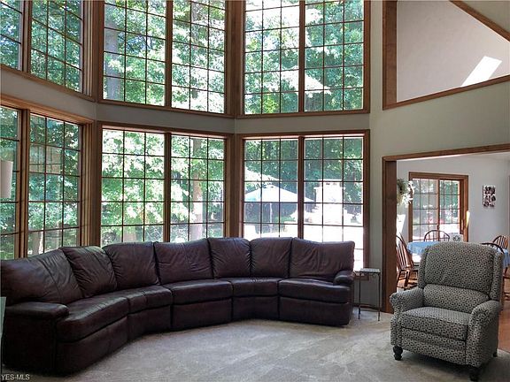 2nd image of 360 Britannia Pkwy