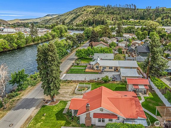 3rd image of 115 Riverfront Drive