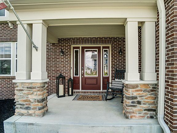 5th image of 8025 Finch Leaf Dr
