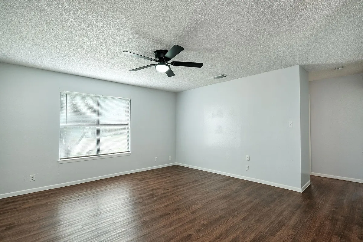 Building Photo - 2900 Mesquite Ln #A