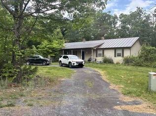 223 Nazareth Dr, Fort Valley, VA 22652