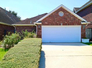 12047 Misty Valley Dr, Houston, TX 77066