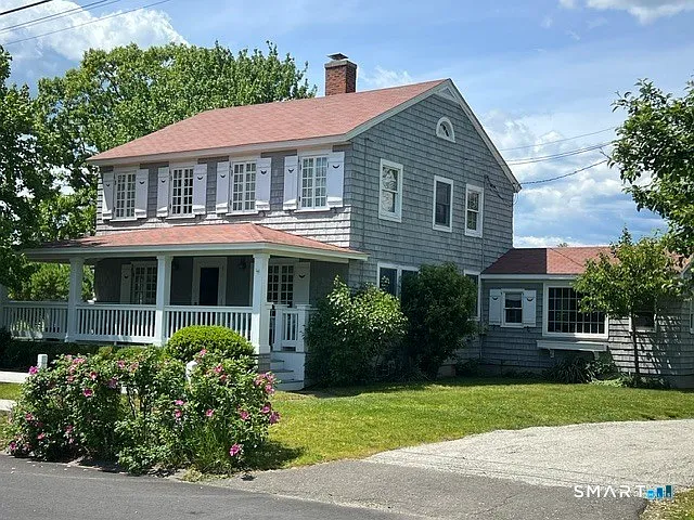 4 bed, 2.0 bath, 2251 sqft, $2,500 — Photo 1