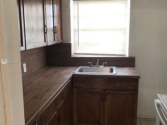 2nd image of 221 Sidonia Ave APT 3