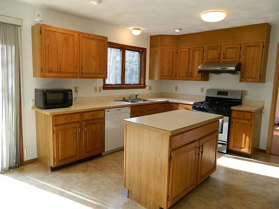 3rd image of 208 Brooks Ave