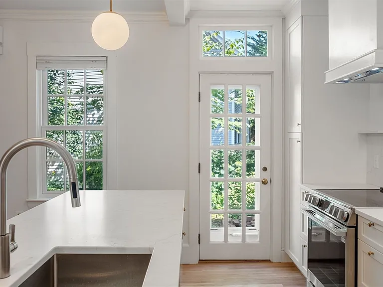 24 Sparks St #0 — Photo 11