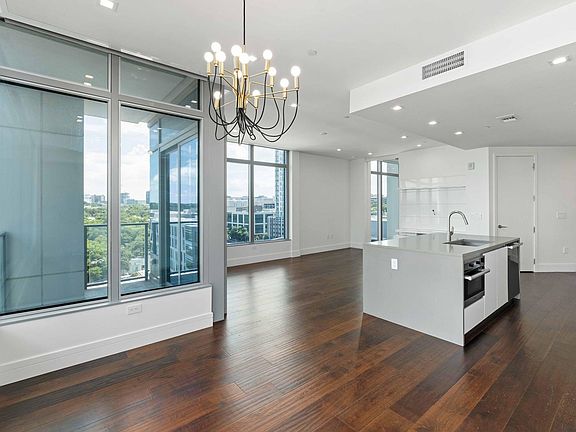 4th image of 501 West Ave #1004