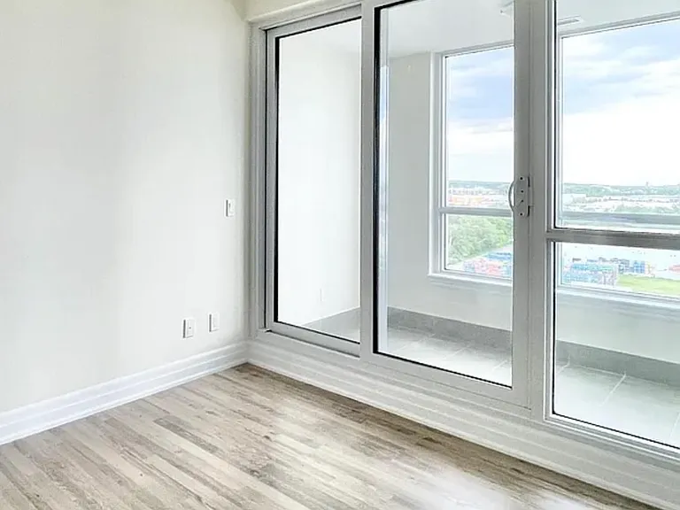 9085 Jane St #1104 — Photo 2