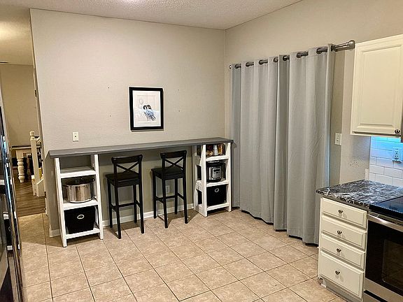 Kitchen Eating Area