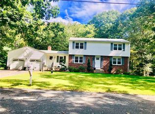 18 Rise N Sun Dr, Scituate, RI 02831