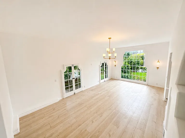 710 Adelaide Pl — Photo 13