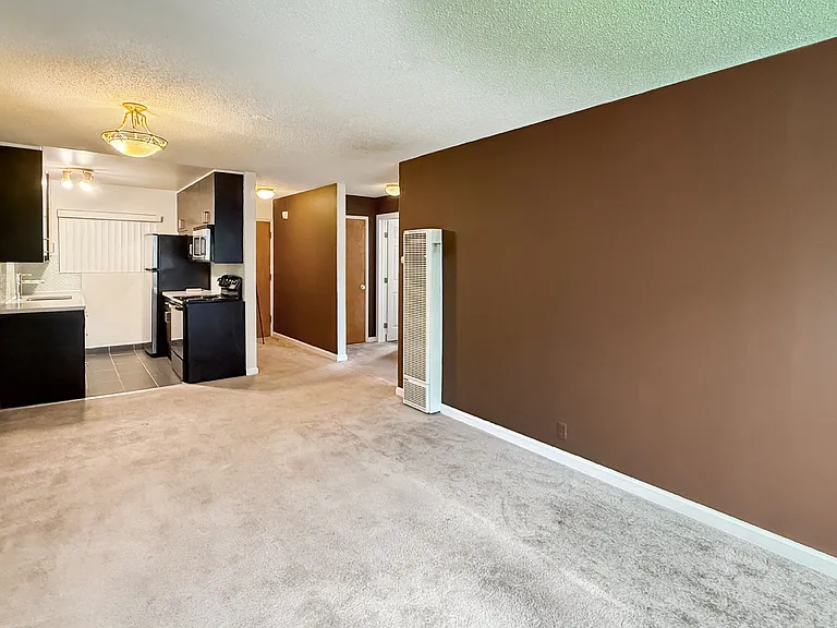 480 Crescent — Photo 8