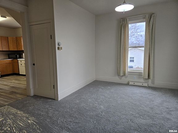 2nd image of 301 E Summit St