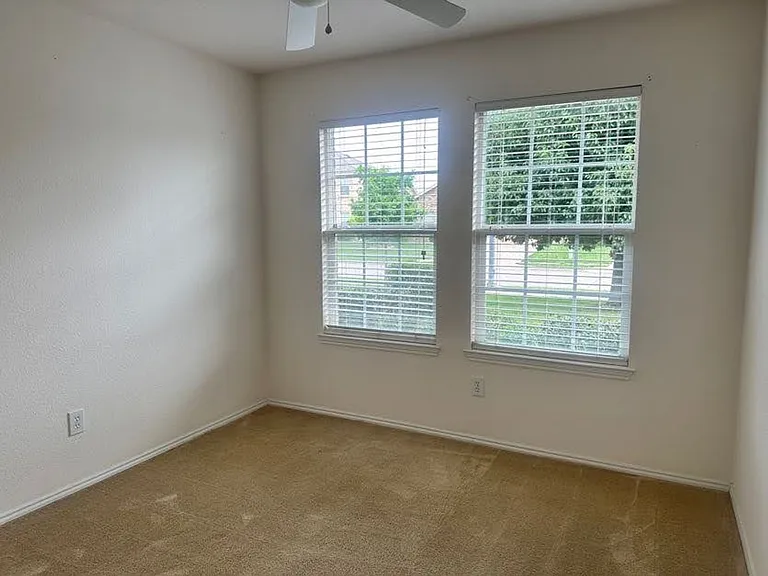 5729 Mirror Ridge Dr — Photo 11