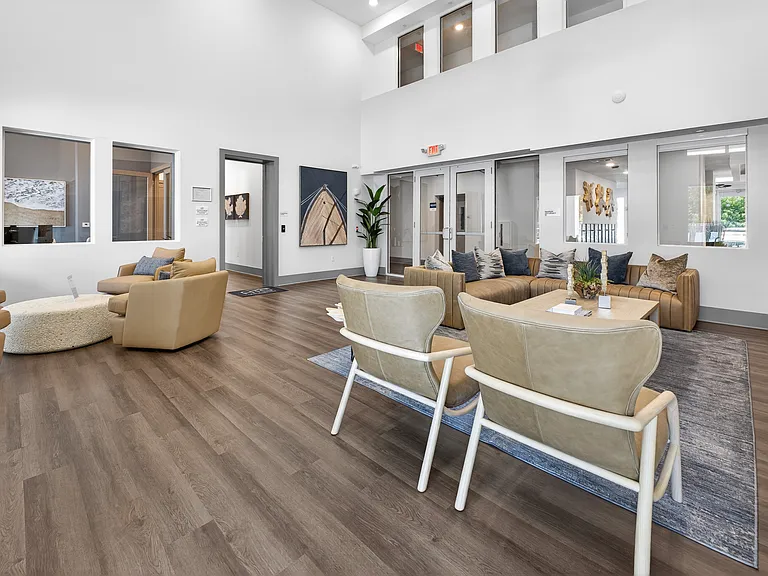 Fox Pointe — Photo 18