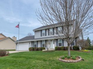 W143N5016 Brook Falls Dr, Menomonee Falls, WI 53051