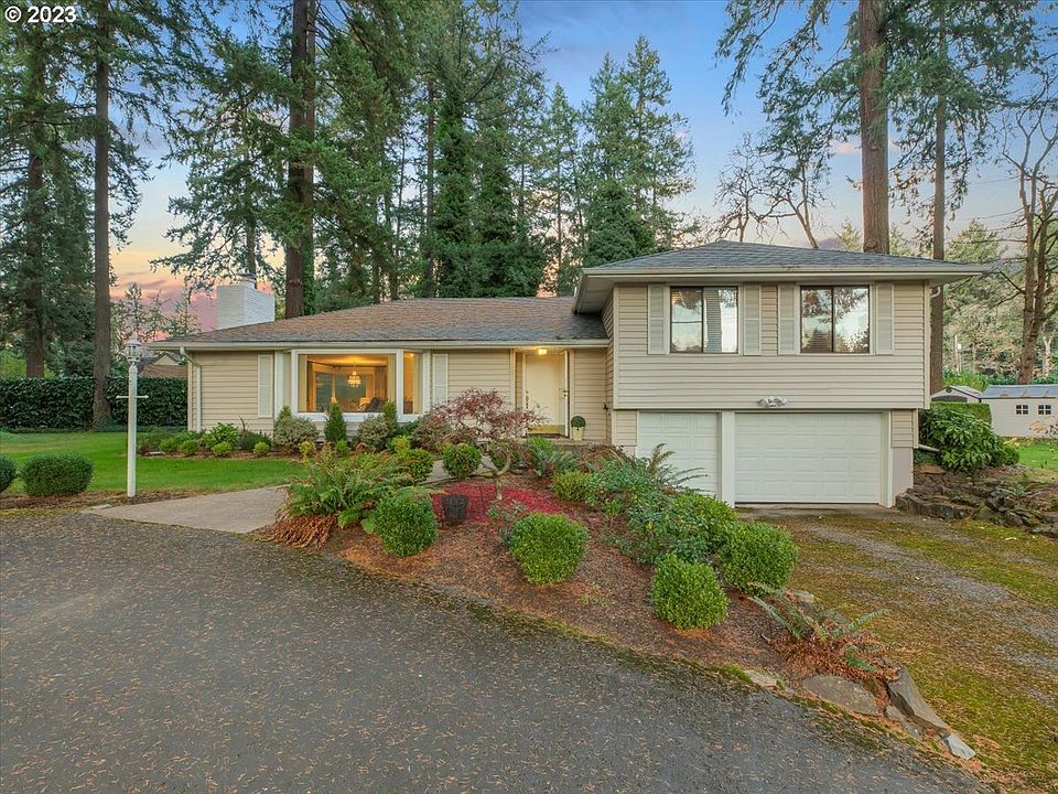 1st image of 807 SE River Forest Ct