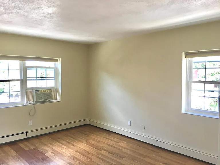 4 Robinwood Ave #7 — Photo 4