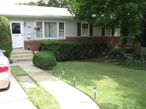 Front Entrance 28'x40'